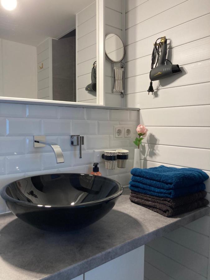 Living At Saarpartments - Adultsonly - Business & Holiday Homes With Kitchen For Long- And Short Term Stay, 3 Min To St Johanner Markt And Points Of Interest Saarbrücken Exteriör bild